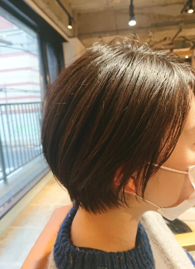 ショート カット alushe 岡 陽子のヘアスタイル