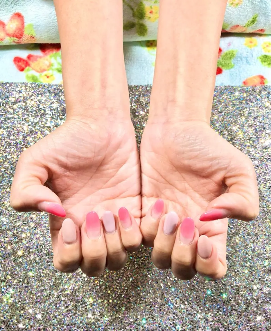 ネイル ブルー 桜ネイル グラデーション ピンク 春ネイル ハンドネイル Tairacchi タイラッチのエステ・リラクイメージ