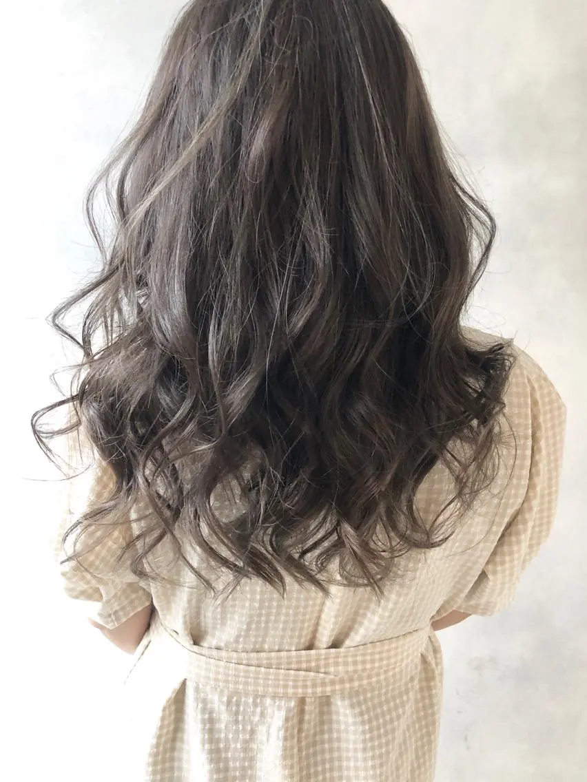 ロング ハイライト 小澤大輔 YOLO hairのヘアスタイル