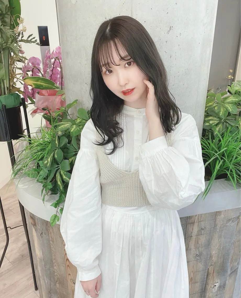 セミロング Loob.TOKYO MIYA🌈のヘアスタイル