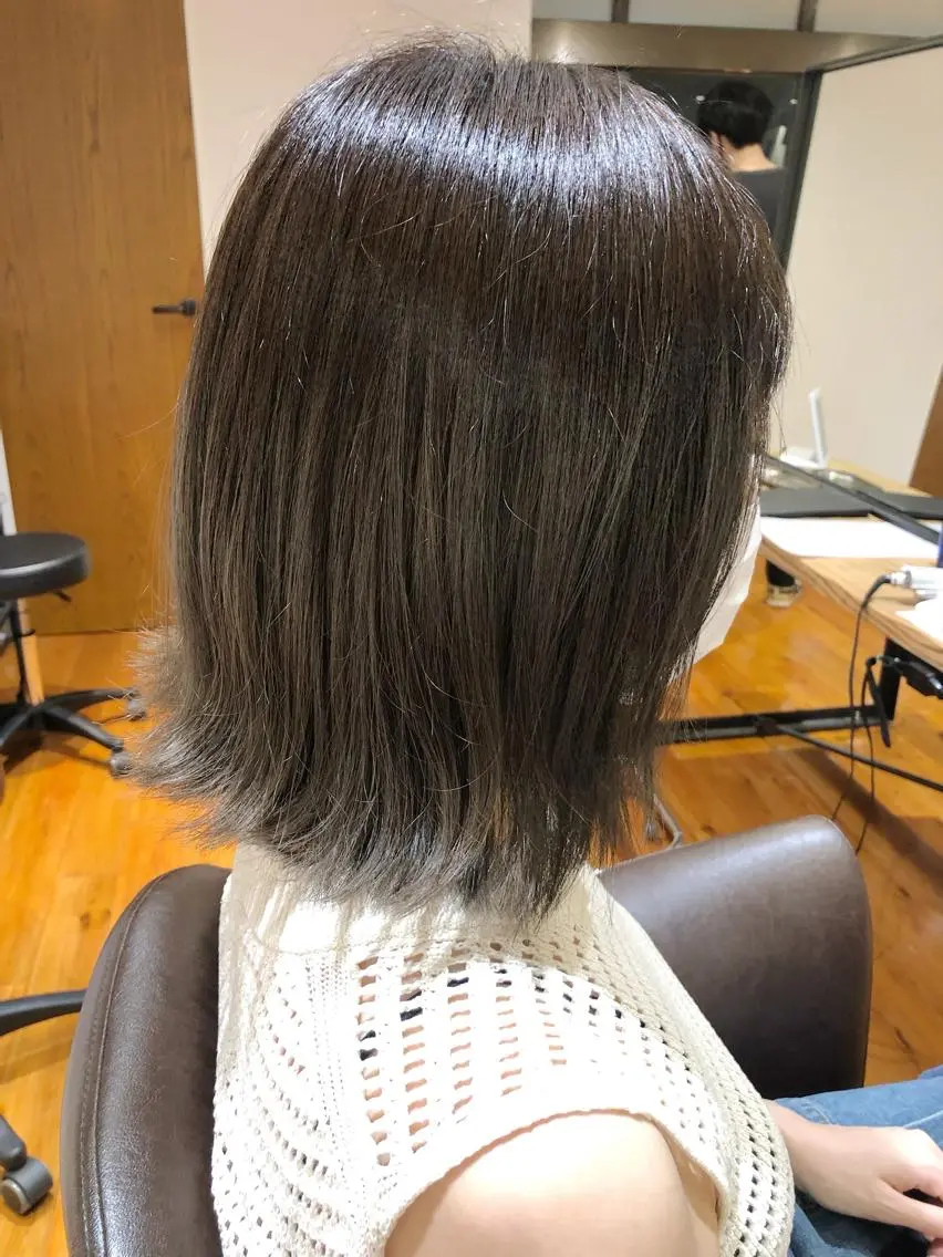 ミディアム カラー 切りっぱなしボブ アッシュ ボブ KEI （ケイ）のヘアスタイル