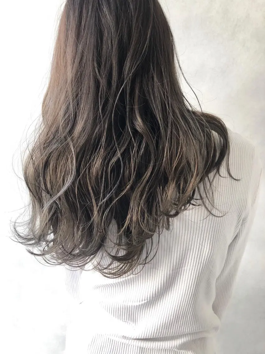 ロング ハイライト 小澤大輔 YOLO hairのヘアスタイル