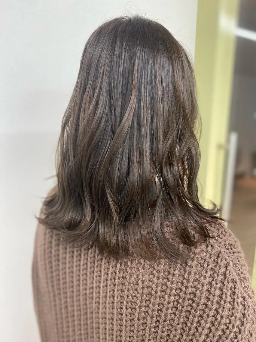 セミロング カラー アディクシーカラー アッシュ ベージュカラー 透明感カラー HIRAGA MIKIのヘアスタイル