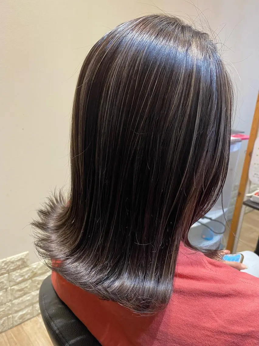 セミロング カラー 関口 友行のヘアスタイル