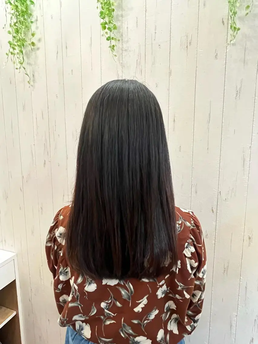 セミロング sayaka 透明感カラーのヘアスタイル
