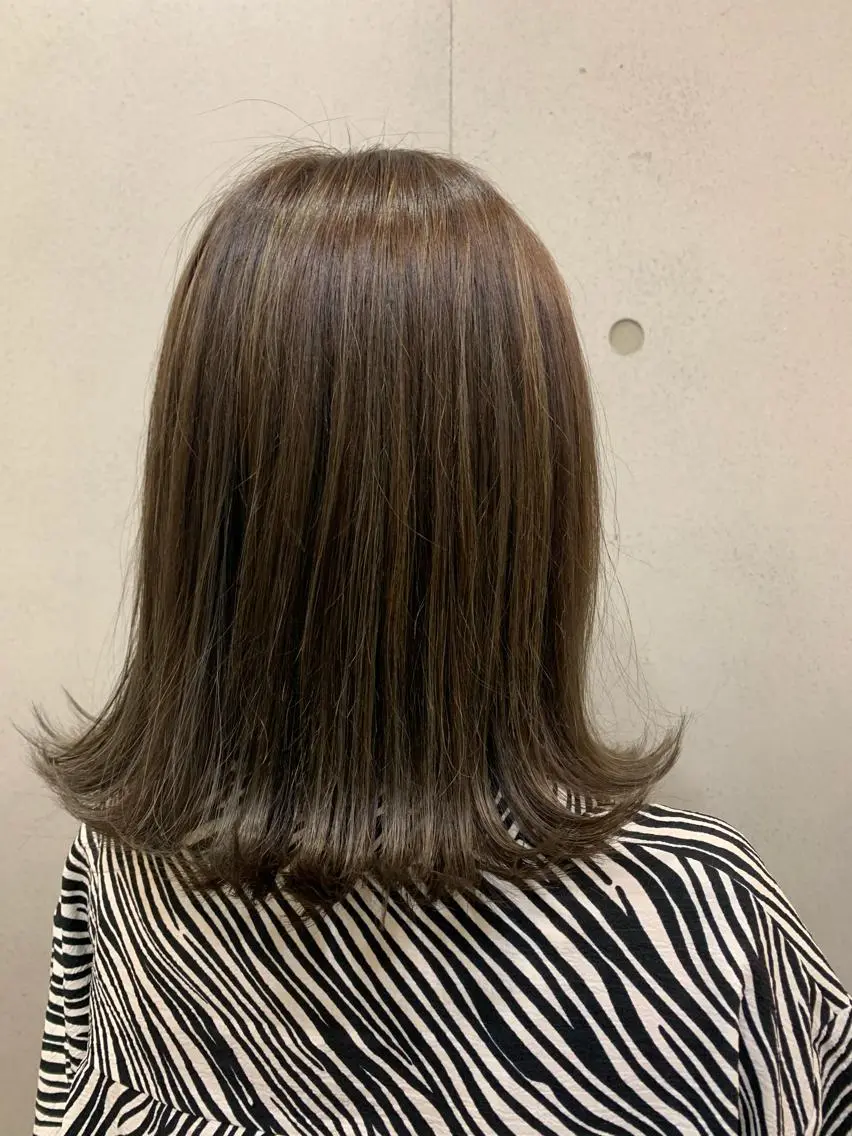 ミディアム ハイライト おせ ちさとのヘアスタイル
