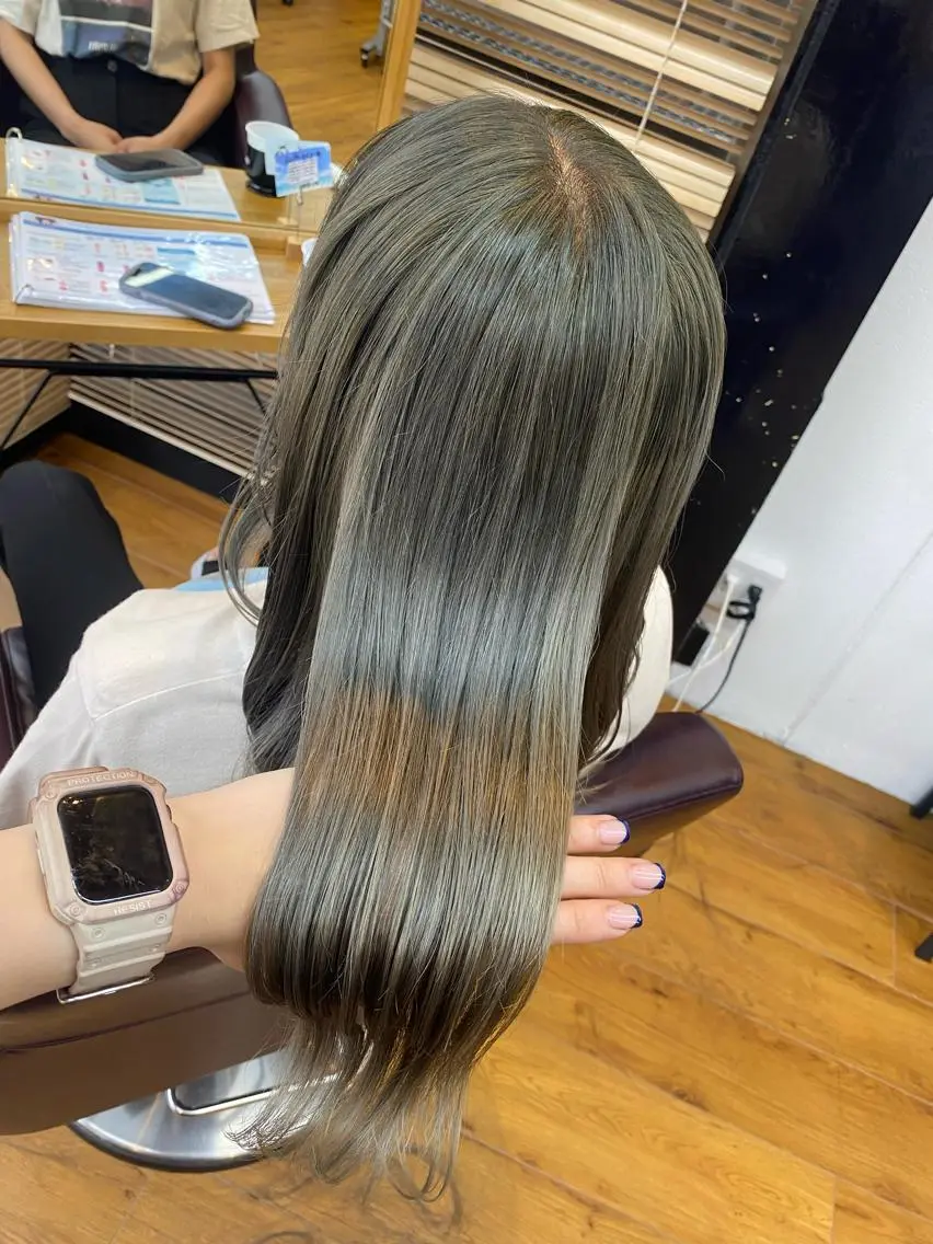 セミロング カラー 透明感カラー/韓国 ヘア🩶yuri🩵のヘアスタイル