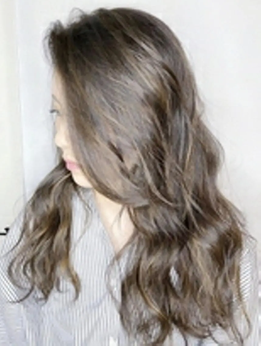 ロング 冨岡 千尋のヘアスタイル