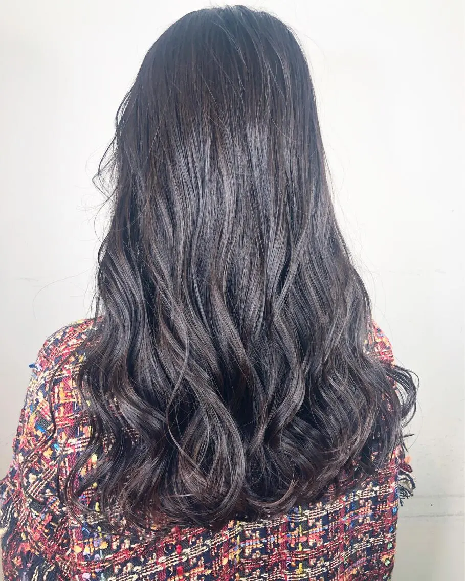 セミロング カラー 西本 夏美のヘアスタイル