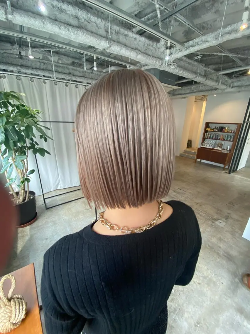 ショート カラー ハイトーンカラー ♡レイヤーカット れお♡のヘアスタイル
