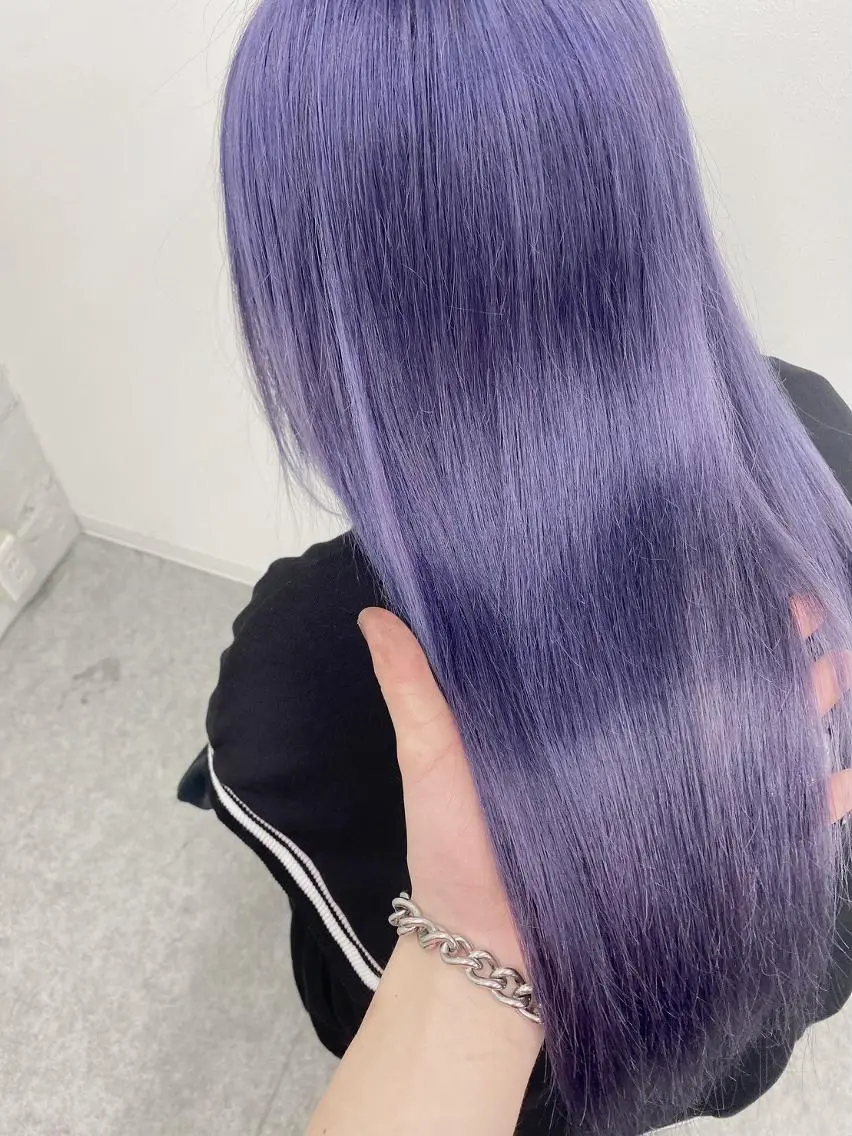 セミロング ヘアカラー トリートメント 🤍ハイトーン寒色 🤍MADOKAのヘアスタイル