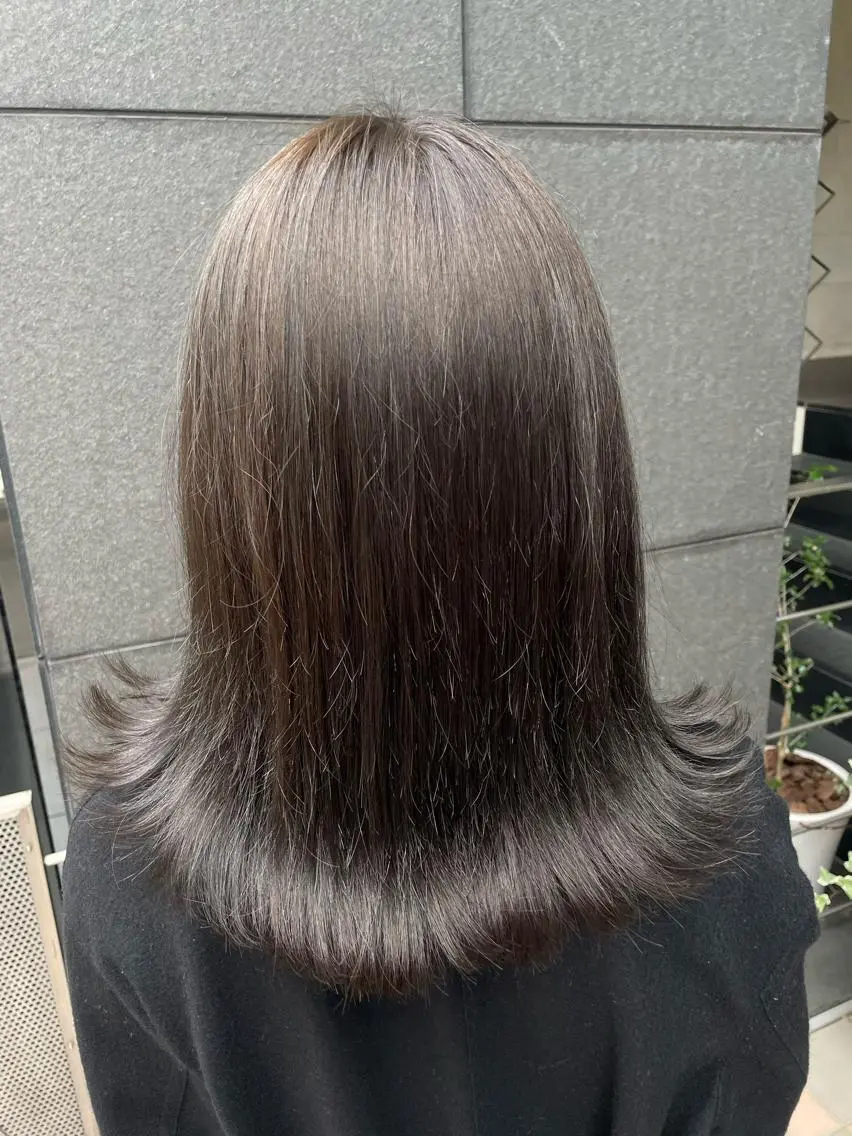 カラー オリーブグレー ハッシュカット 暖色カラー/伊藤菜月のヘアスタイル