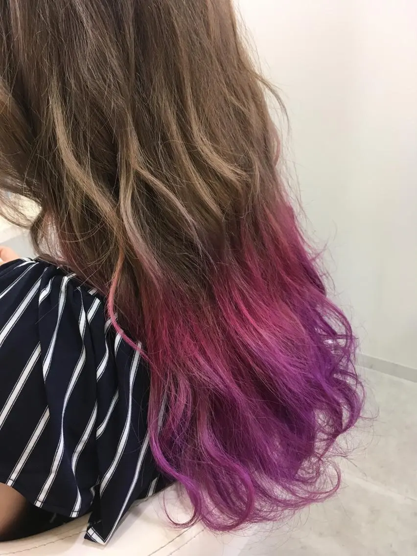 セミロング ロング カラー グラデーションカラー パープルカラー 髪質改善 中川 翔のヘアスタイル