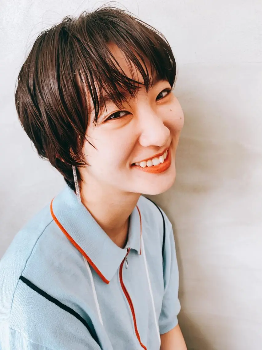 ショート ショートヘア カット トリートメント 💓パーマ，💗 レイヤーカットのヘアスタイル