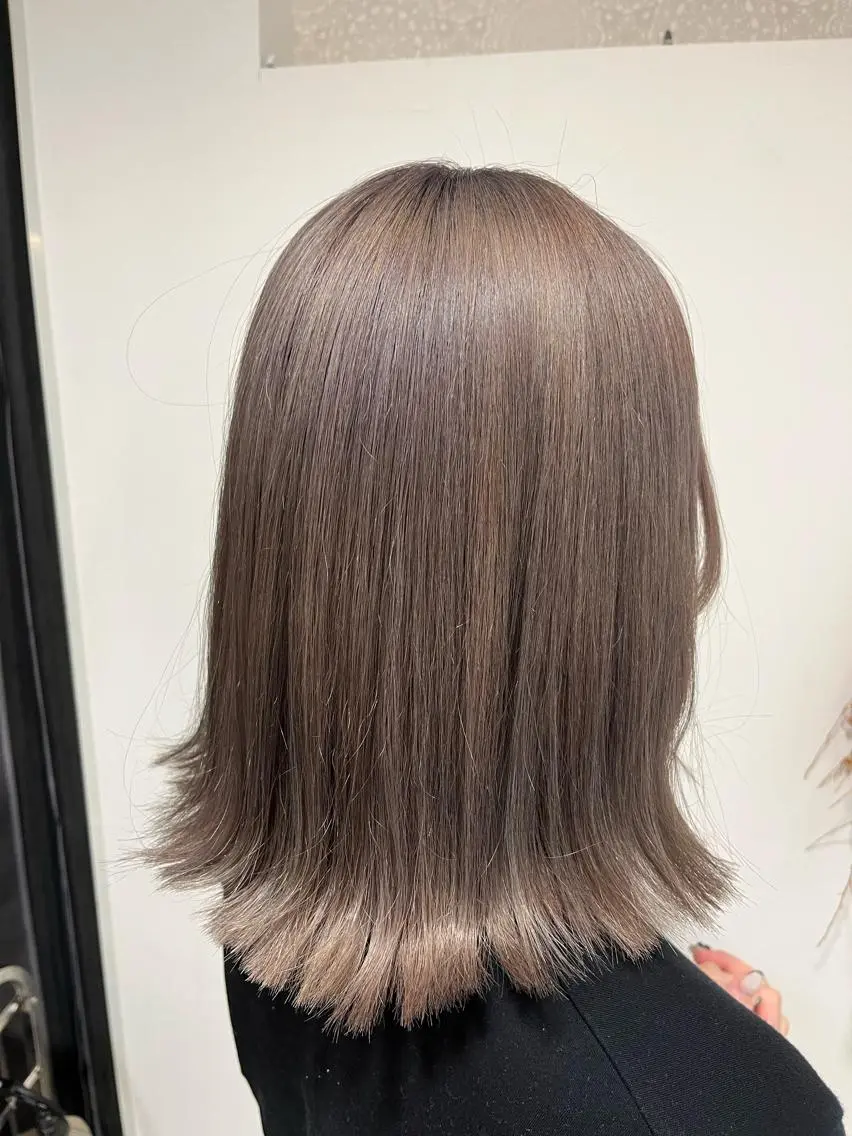 ミディアム カラー ベージュカラー ブリーチ ケアブリーチ ミルクティーベージュ ボブ 門田 恭弥のヘアスタイル