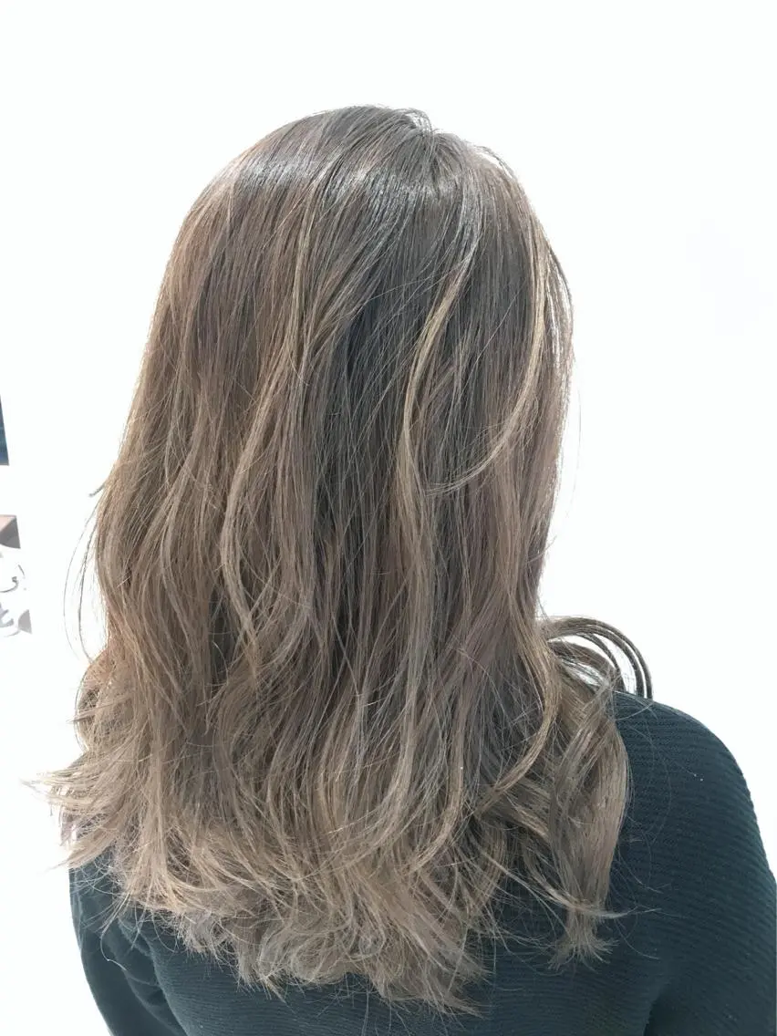 セミロング ハイライト 【乾かすだけで革命】 早矢仕正志のヘアスタイル