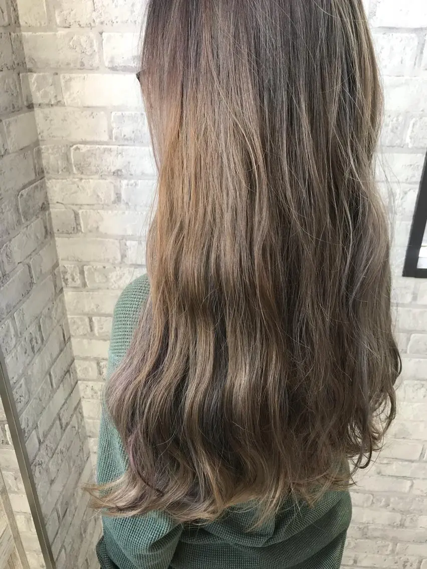 ロング カラー ベージュカラー カット ヘアカラー Oopsレイヤー 加藤澄都のヘアスタイル