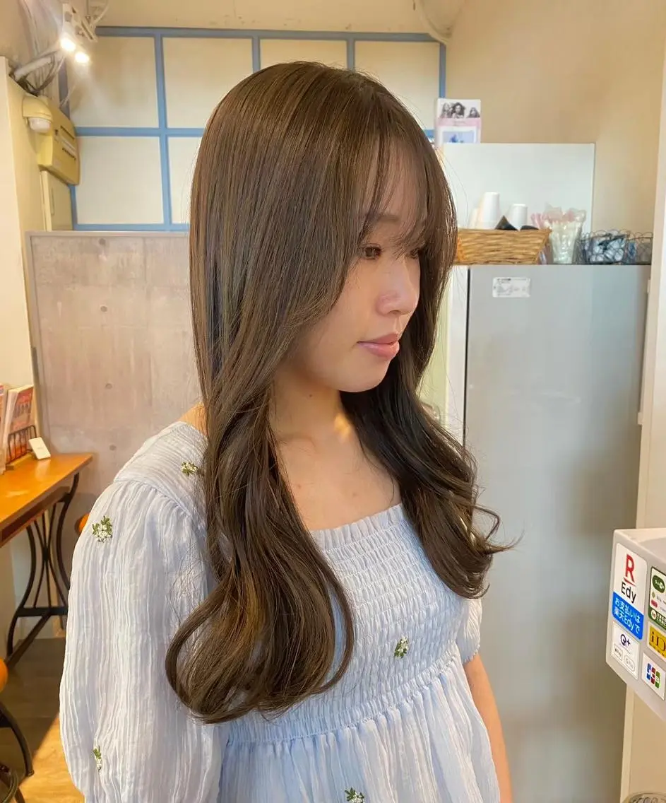ロング カラー 切りっぱなしボブ ベージュカラー ショコラベージュ 透明感カラー グレージュ N° +aero 横浜のヘアスタイル