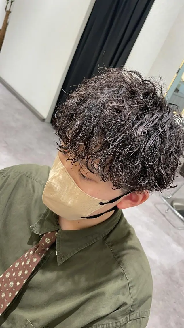ショート パーマ メンズ メンズブリーチ メンズハイライト メンズメッシュ メンズパーマ メンズツイストパーマ メンズ特化/今池駅 徒歩1分/岡本一真のヘアスタイル