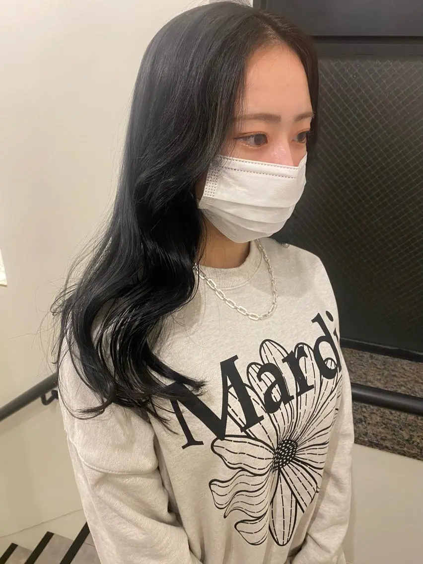 セミロング カラー 黒髪 ブルーカラー ブルーブラック ヘアカラー 🍑 モモカ🍑のヘアスタイル