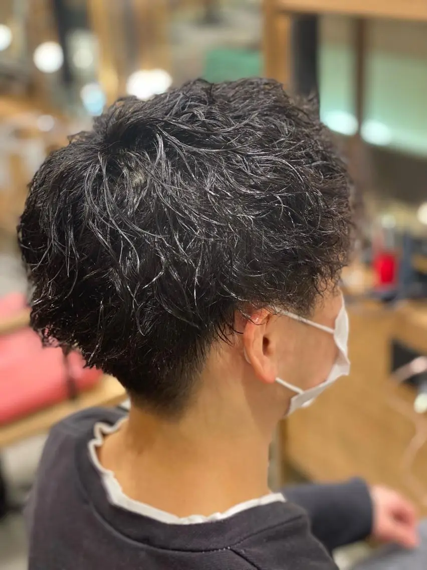 ショート パーマ メンズ unopulir 景山 凌のヘアスタイル