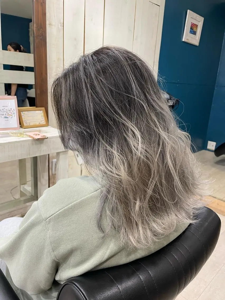 ミディアム カラー バレイヤージュ グラデーションカラー レイヤーカット Mens cut Hannaのヘアスタイル