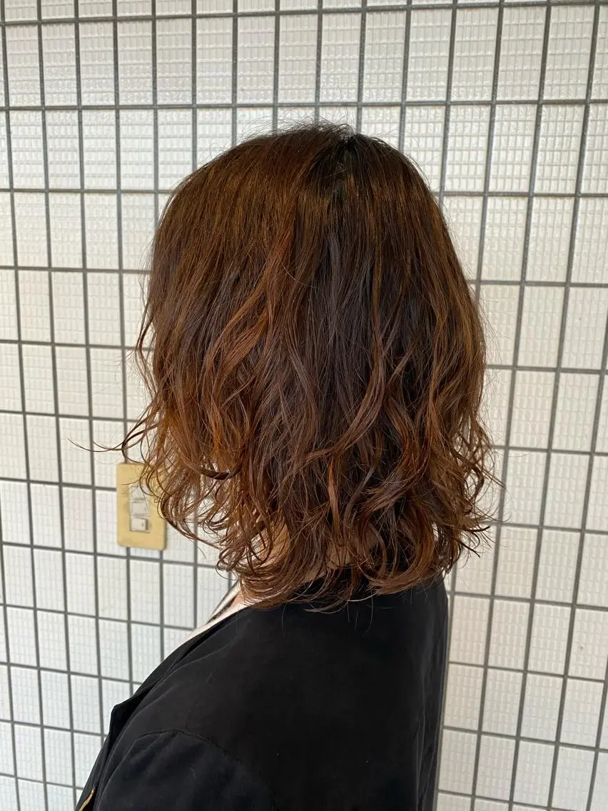 ミディアム パーマ ミディアムパーマ 五十嵐ゆり 美髪カラー 武蔵小杉のヘアスタイル