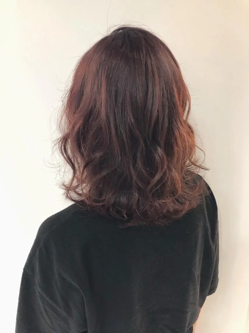 ミディアム カラー レッドカラー 女性リピ90%🍨 🩷佐藤みずきのヘアスタイル