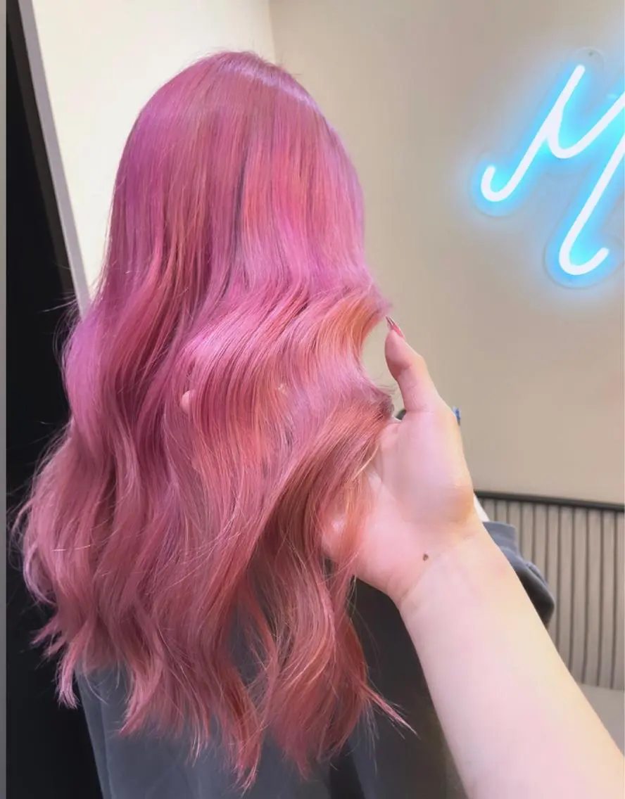 ロング カラー ヘアアレンジ ヘアカラー ハイトーンカラー 🦋yuri🦋のヘアスタイル