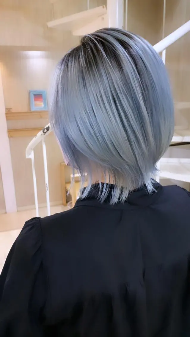 ショート カラー ブリーチ ブルーカラー ケアブリーチ ウルフカット ヘアカラー nico【代表】 市川 拓也のヘアスタイル