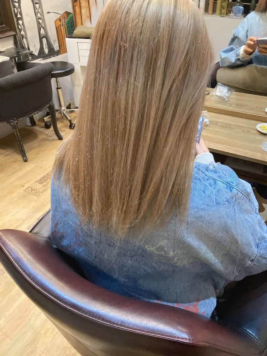 セミロング ヘアカラー トリートメント ✨色持ちの良い艶 カラー✨蟹江真世のヘアスタイル