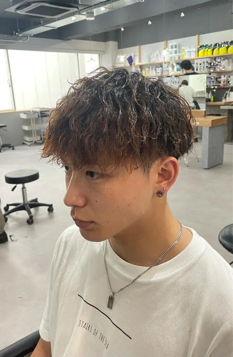 パーマ メンズ メンズパーマ メンズツイストパーマ ツイストパーマ カット パーマ レイヤーカット 西村あきやのヘアスタイル