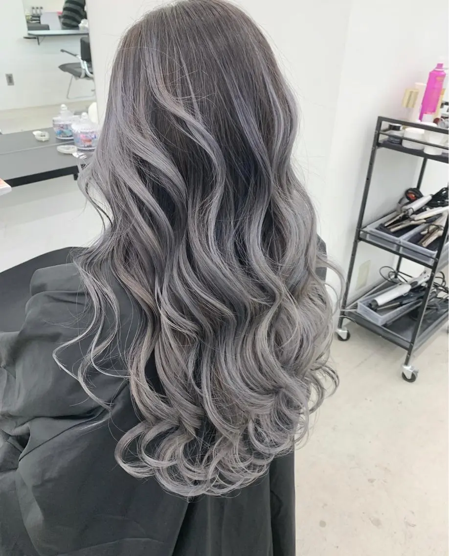 カラー バレイヤージュ ブリーチ シルバー LINOET名古屋 ブリーチ/ハイトーンのヘアスタイル