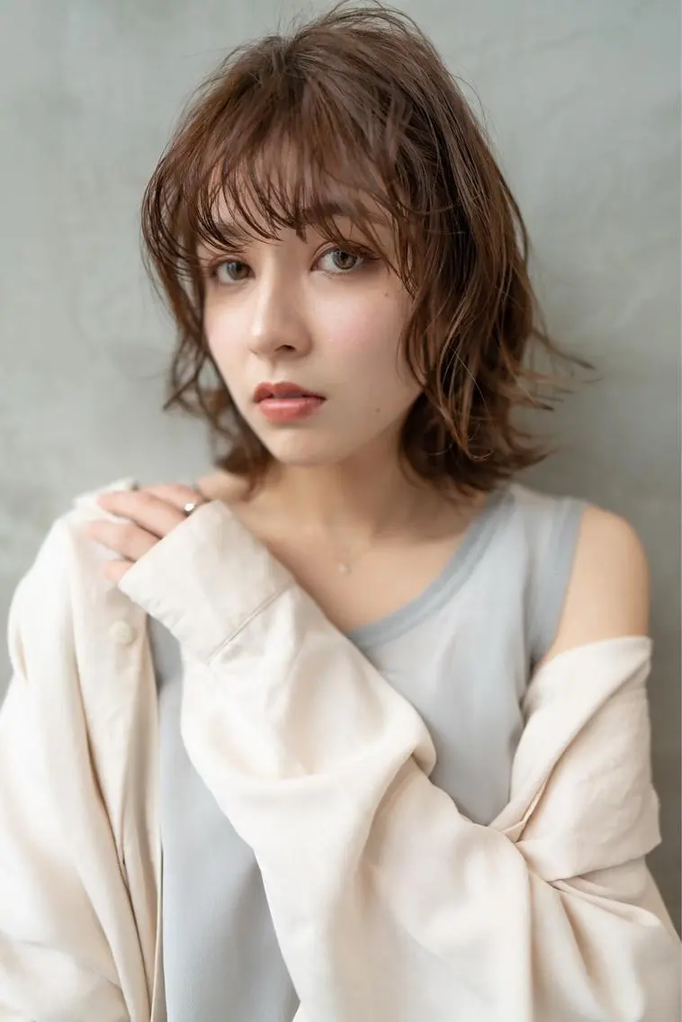 ミディアム ヘアカラー トリートメント 新宿/顔周りカット +レイヤー＝しずく♩のヘアスタイル