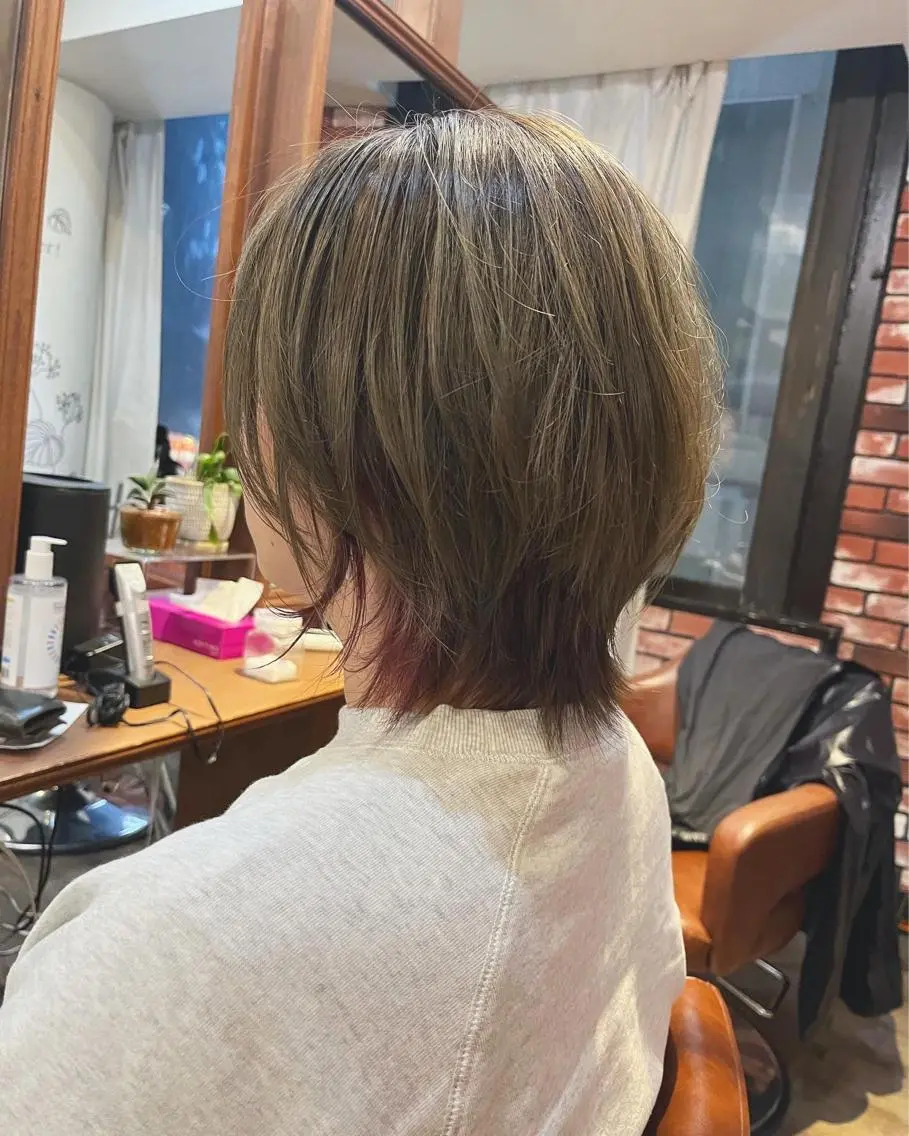 ショート カラー ダブルカラー インナーカラー ピンクカラー ウルフカット 眞壁 華子のヘアスタイル