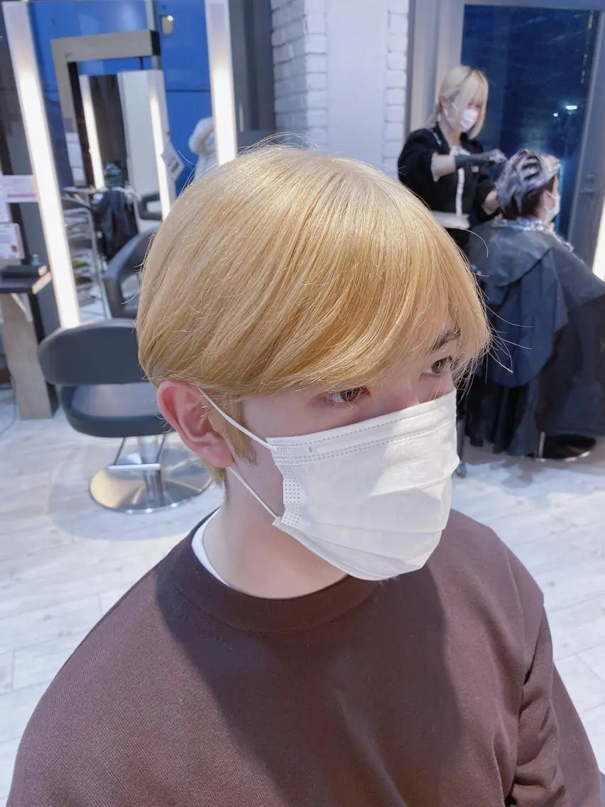 ショート カラー メンズ マッシュ 抜きっぱなしブロンド ブロンド 鈴木/ボブ/ ミルクティー/ピンクのヘアスタイル