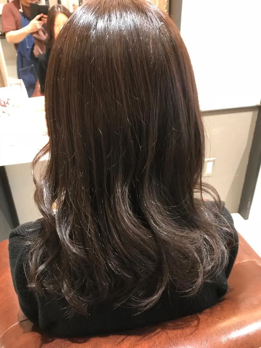 セミロング カラー ヘアカラー トリートメント Avery SHINのヘアスタイル
