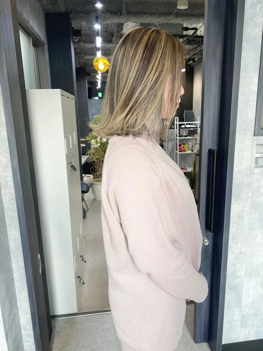 ミディアム カット ヘアカラー en Siena エンシエナのヘアスタイル