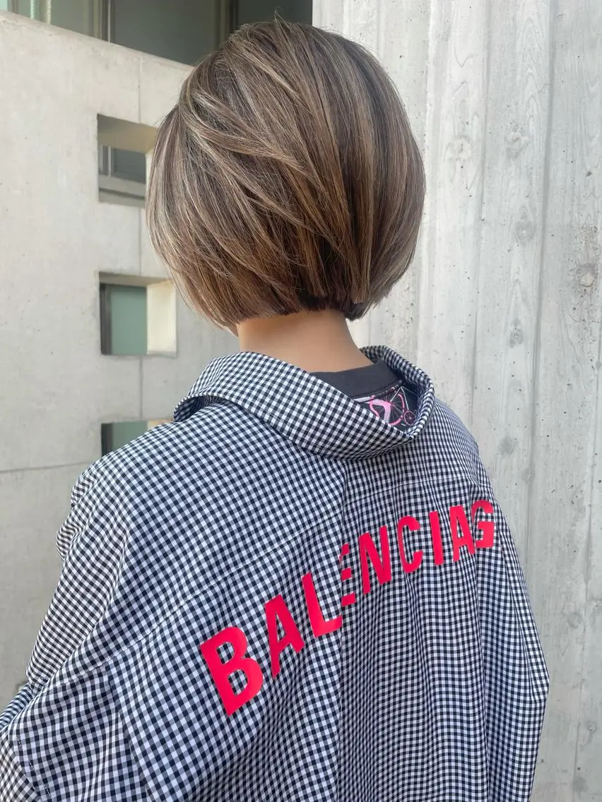 ショート カラー ハイライトカラー ボブ ハイライト 上品な大人レイヤー 🍀渋谷🍀濱口敬太のヘアスタイル