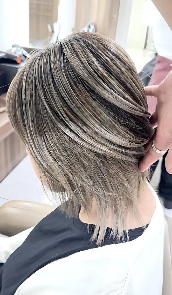 ミディアム カラー バレイヤージュ 髪質改善 レイヤーカット カット ヘアカラー トリートメント 山崎俊輔/髪質改善 /バレイヤージュのヘアスタイル