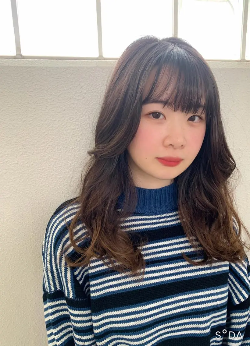 セミロング ナガサカ サチのヘアスタイル
