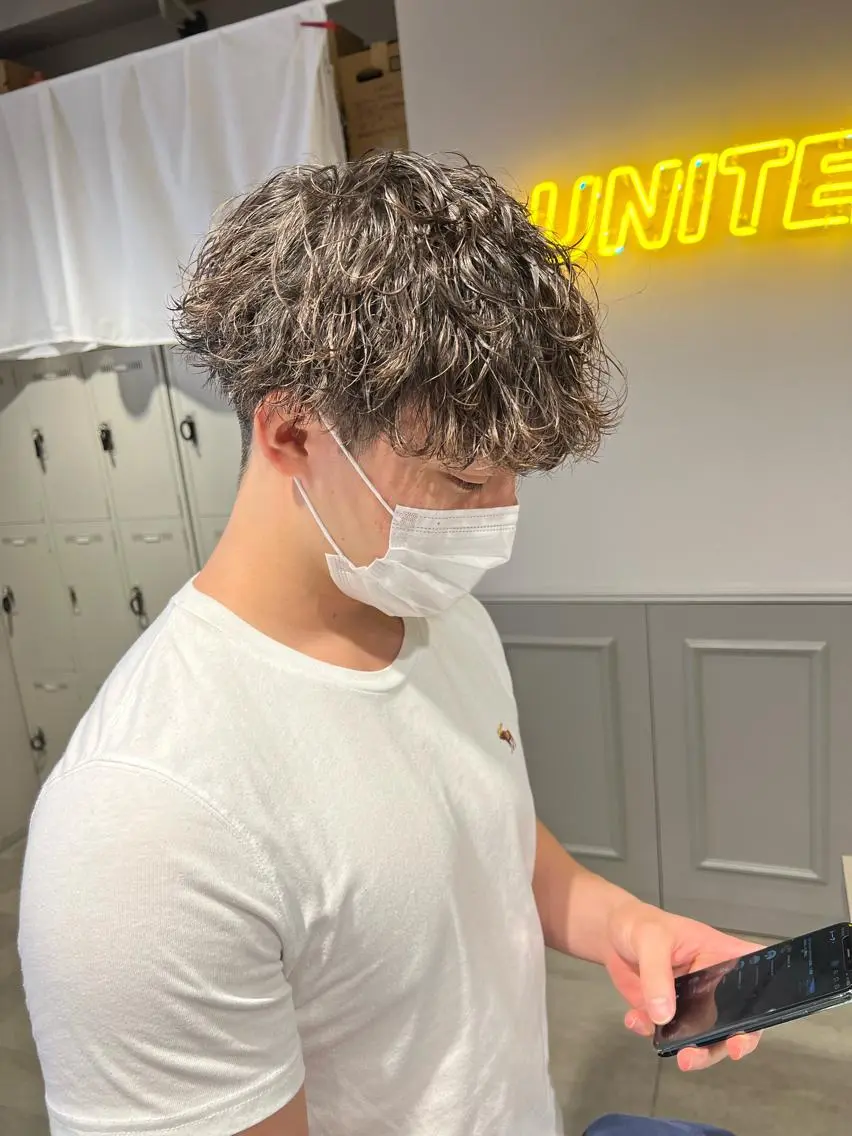 ショート カラー パーマ メンズ メンズパーマ特化 TAIGAのヘアスタイル