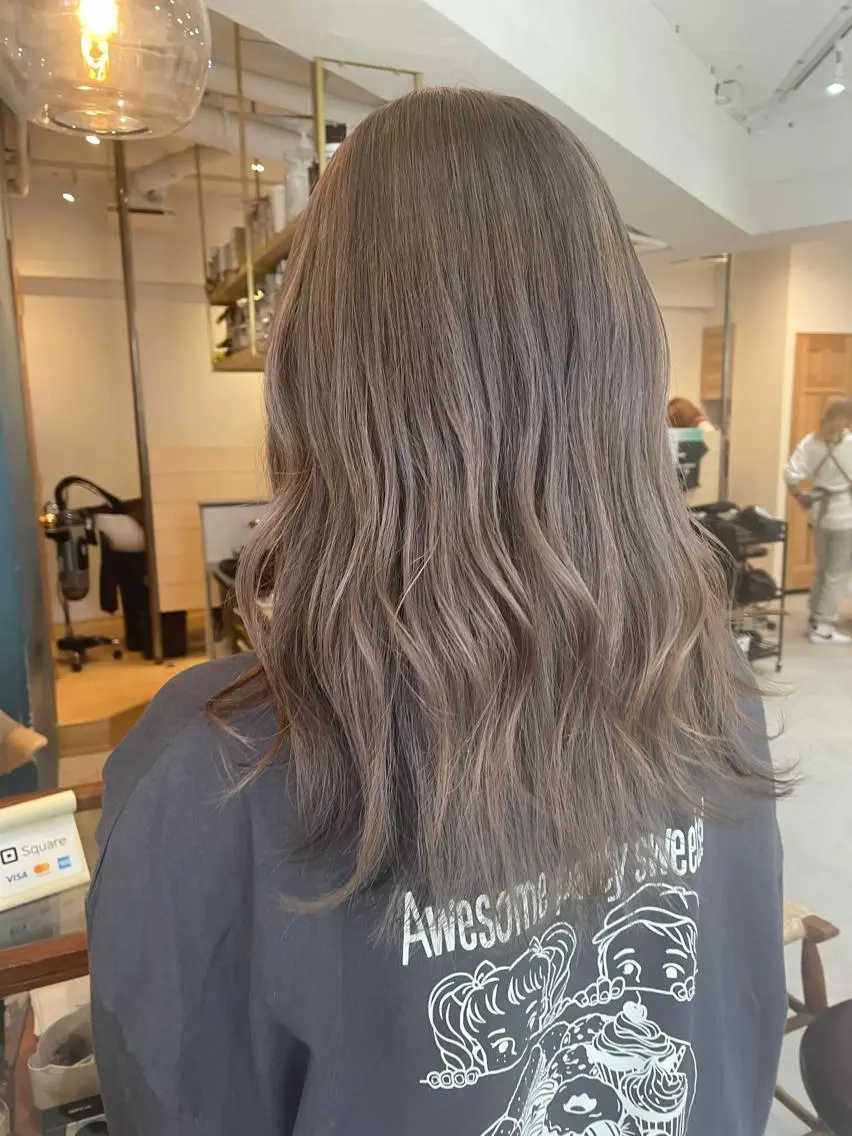 ミディアム カラー グラデーションカラー グレージュ ヘアカラー トリートメント 中目黒🌼 🌼ハナのヘアスタイル