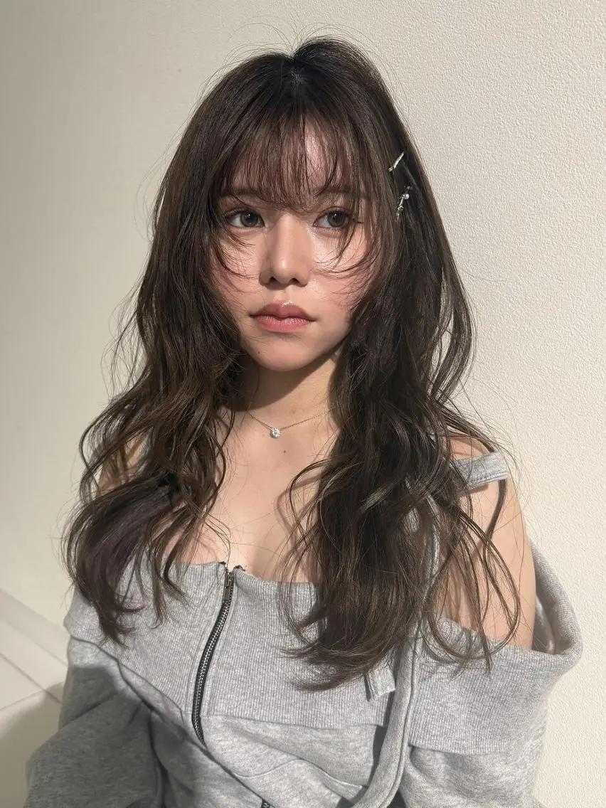ロング アヴァンスクロス あべのルシアス店のヘアスタイル