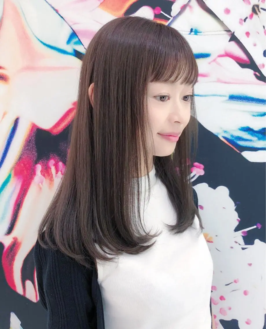 ロング パーマ ストレートパーマ 趙 英来のヘアスタイル