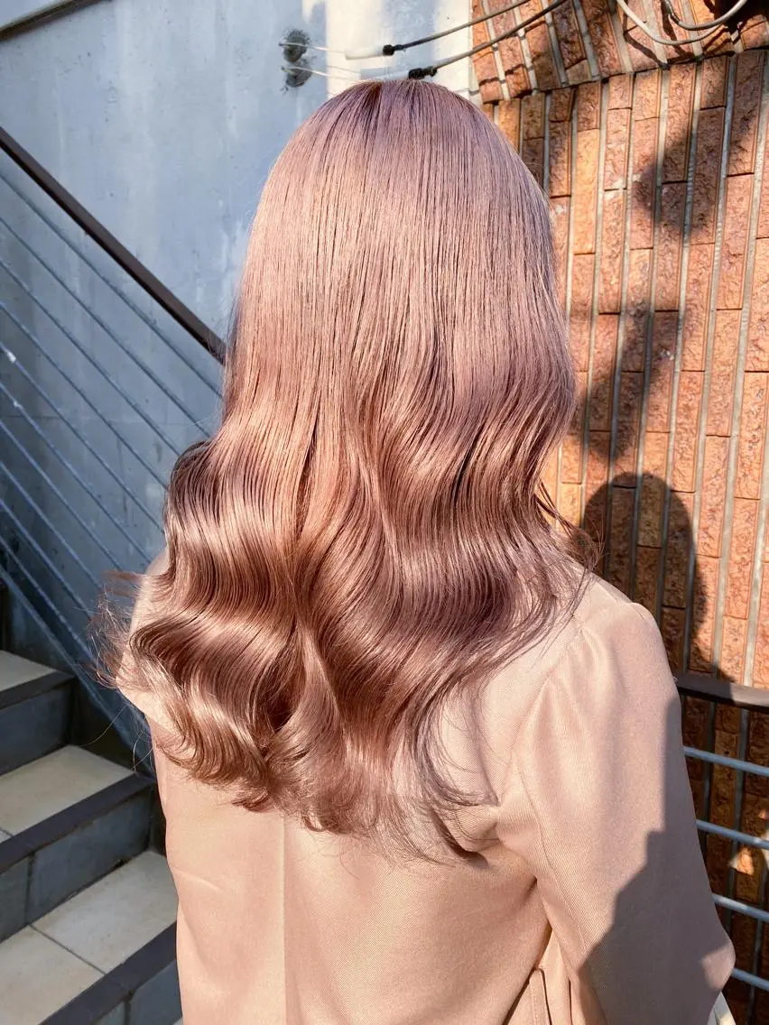 セミロング ヘアカラー ness🎖️ カミカリスマ受賞のヘアスタイル