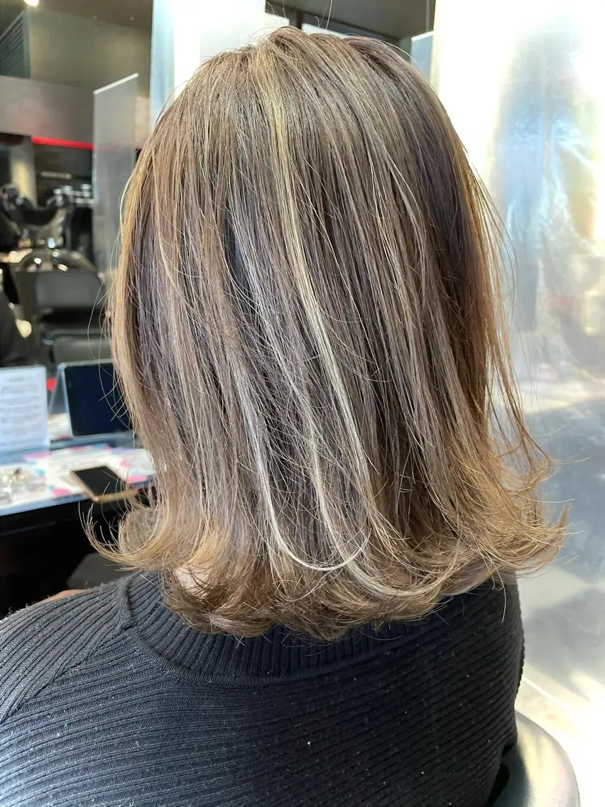 ミディアム カラー ハイライトカラー ハイライト メンズヘア特化 崎田 成人のヘアスタイル