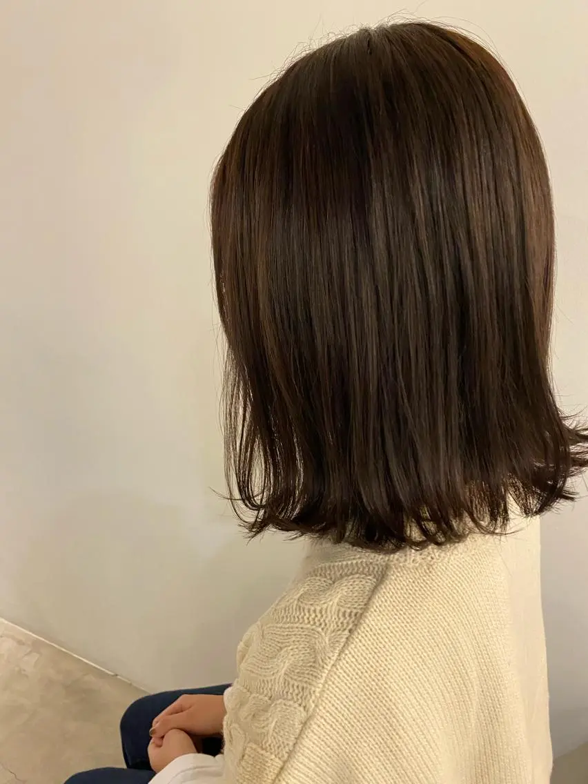 ミディアム カラー 外ハネヘア サイトウ アカネのヘアスタイル