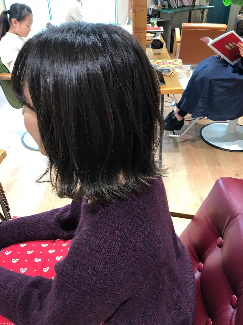 ミディアム カラー 外ハネヘア アメリラブヘアー 土屋 洋平のヘアスタイル