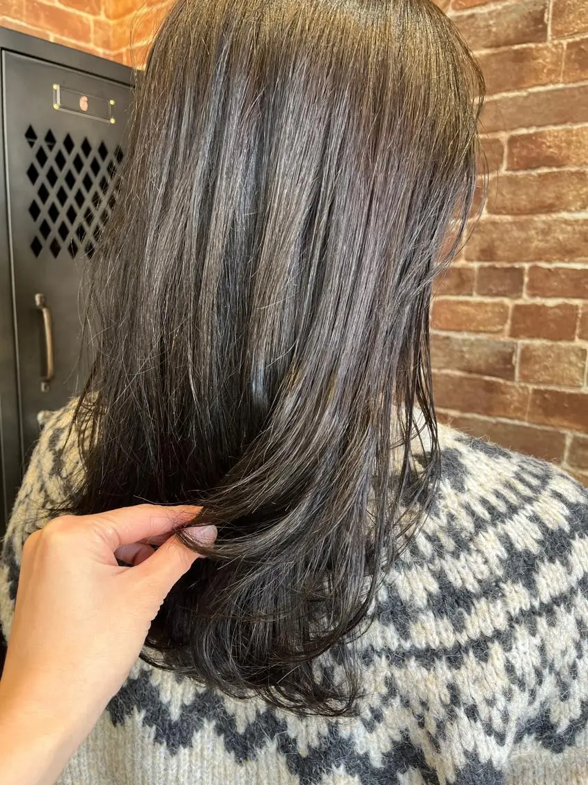 ミディアム カラー パーマ ヘアアレンジ メンズ キッズ ネイル マツエク・マツパ アイブロウ メンズブリーチ メンズハイライト メンズインナーカラー メンズ韓国風 ブリーチ 久木原 ゆりのヘアスタイル